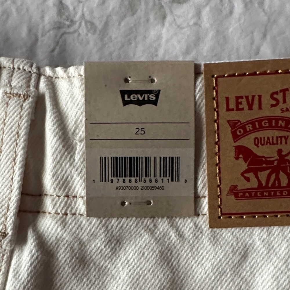 Levi's High-Waist Cream Denim Shorts - Picture 3 of 3